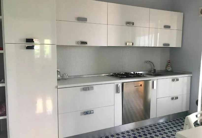 Villa 3 Makuuhuonetta, Danieli Pozzallo