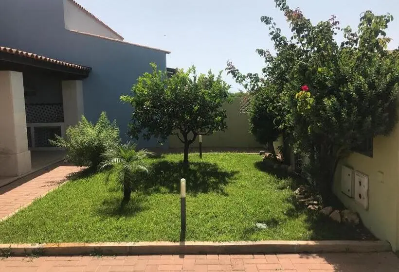 Villa 3 Makuuhuonetta, Danieli Pozzallo
