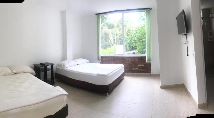 ２ダブルベッドのスタンダードルーム, Econilonatural