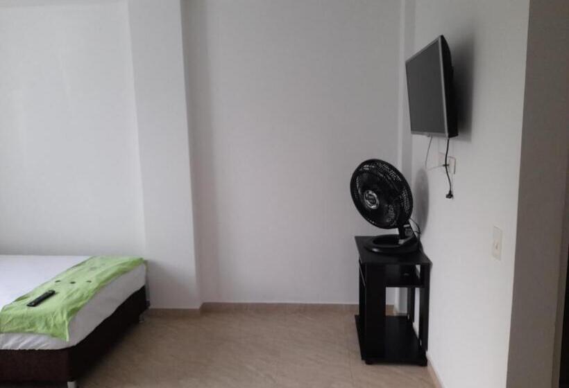 スタンダードトリプルルーム, Econilonatural