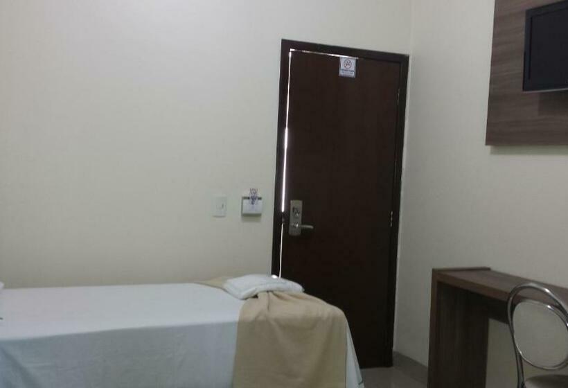 غرفة قياسية فردية, Garcia Palace