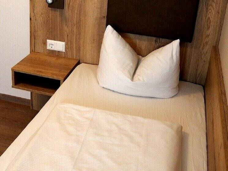 חדר סטנדרט לשלושה, Gasthof Hotel Esterer