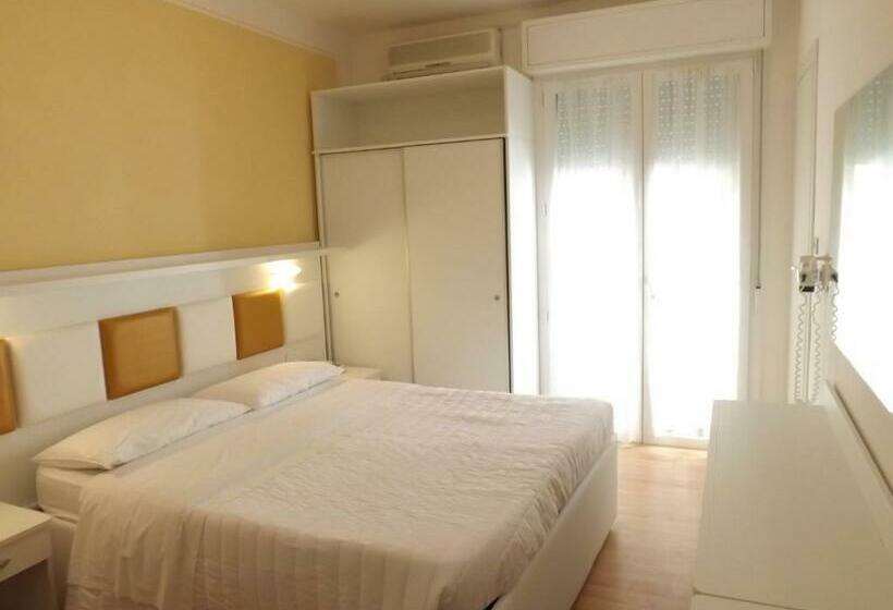 Pokój Standard z Balkonem, Gioiosa