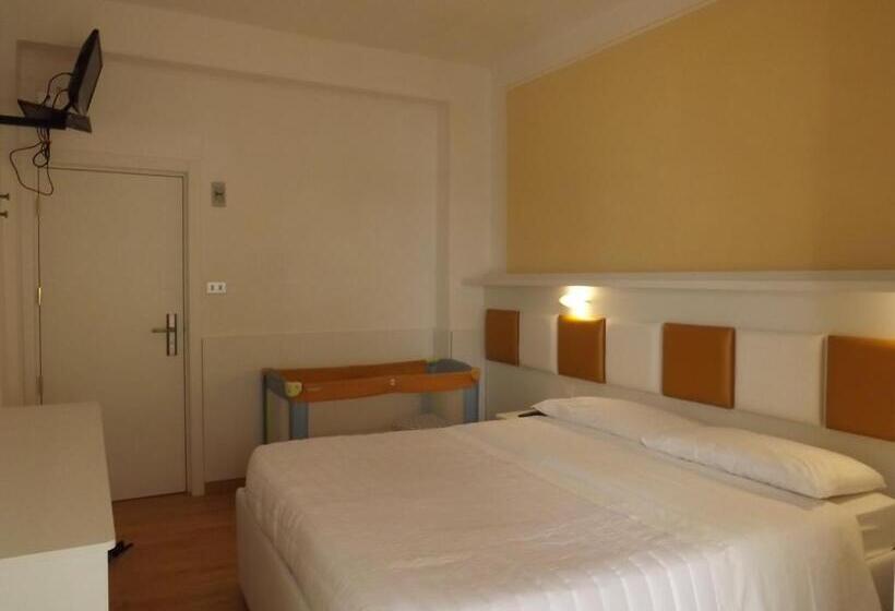 Quarto Triplo Estandar com Sacada, Gioiosa