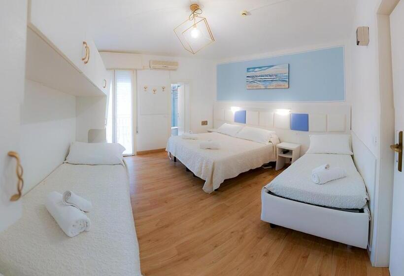 Quarto Quadruple Standart com Varanda, Gioiosa