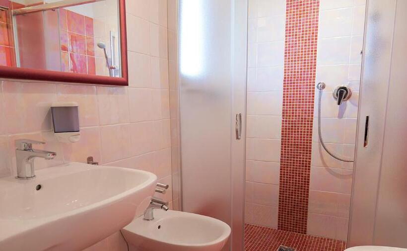 Quarto Quadruple Standart com Varanda, Gioiosa