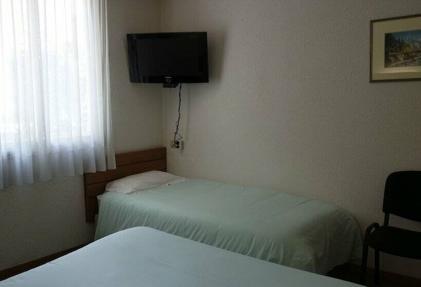 חדר סטנדרט לשלושה, Le Tulipier