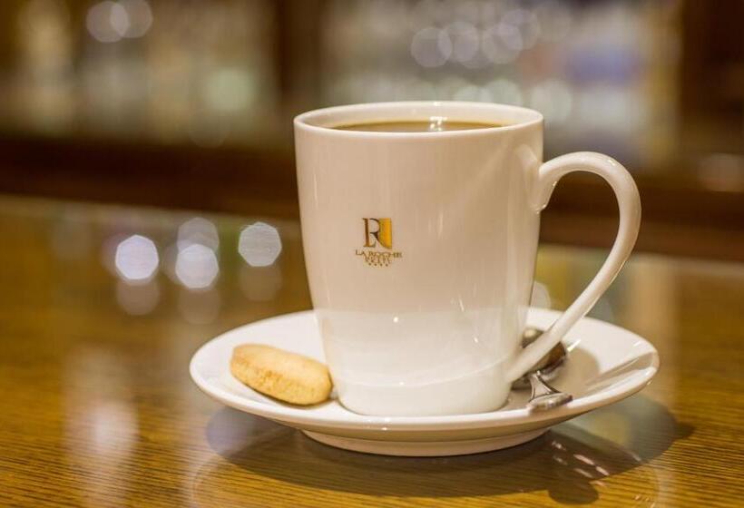 اتاق لوکس, La Roche