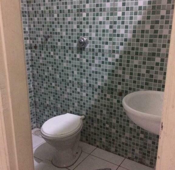 标准单人间, Loren