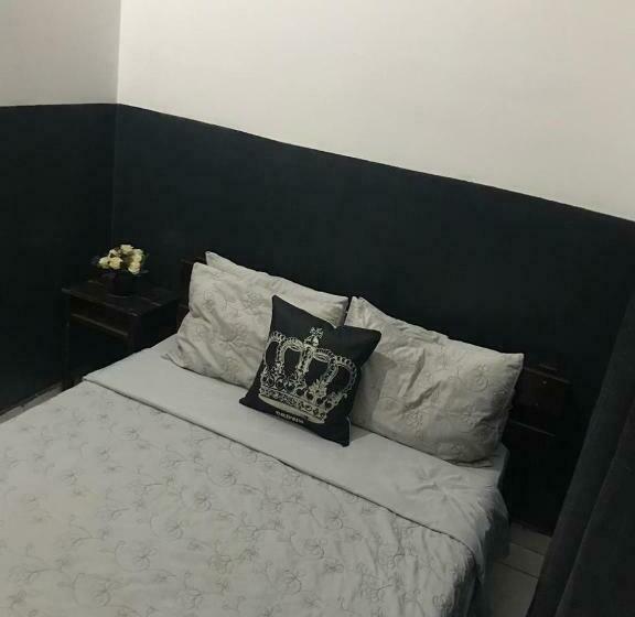 标准单人间, Loren