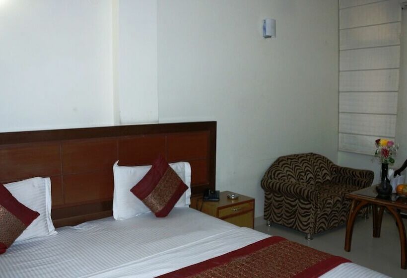 デラックスルーム, Maxfort Budget Hotel Gurgaon
