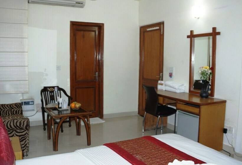 デラックスルーム, Maxfort Budget Hotel Gurgaon