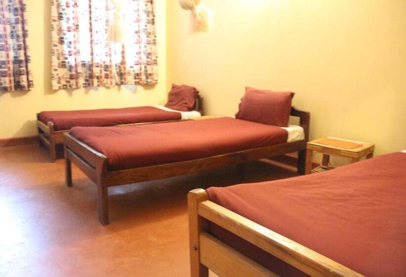 اتاق استاندارد سه نفره, Red Chilli Hideaway