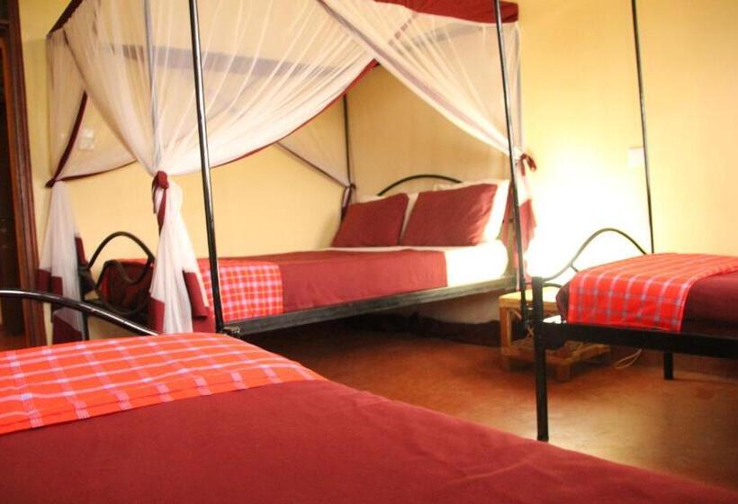 اتاق خانوادگی, Red Chilli Hideaway