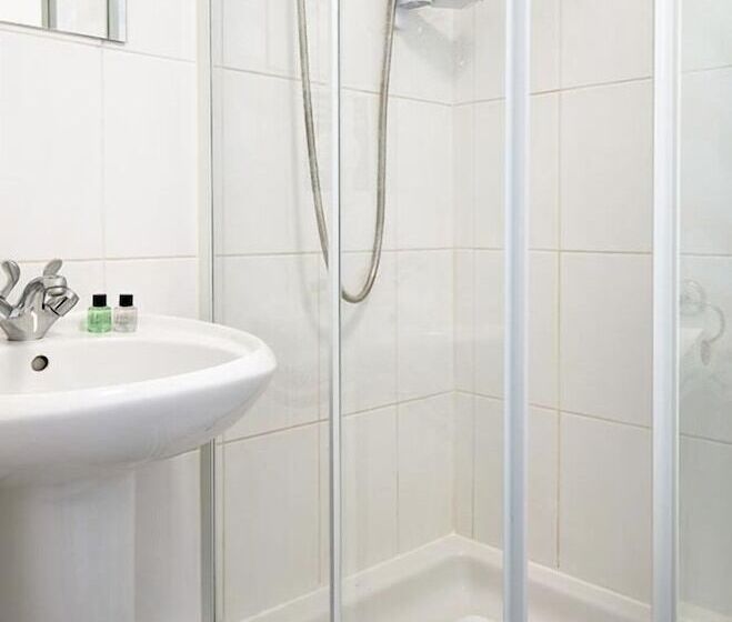 经济房, Royal Ashton Townhouse   Taunton