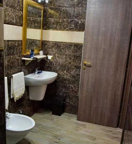 اتاق لوکس با تخت بزرگ, Albadido