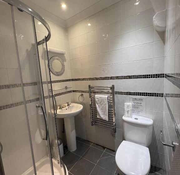 Quarto Economy, The Chapel Guest House