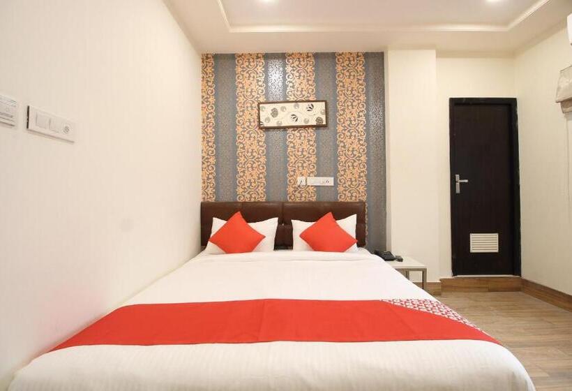 חדר קלאסי לשלושה, Collection O Hotel Vijay Palace