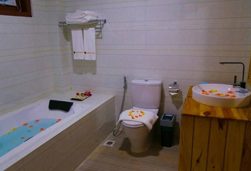 اتاق لوکس, Famous Hotel Kalaw