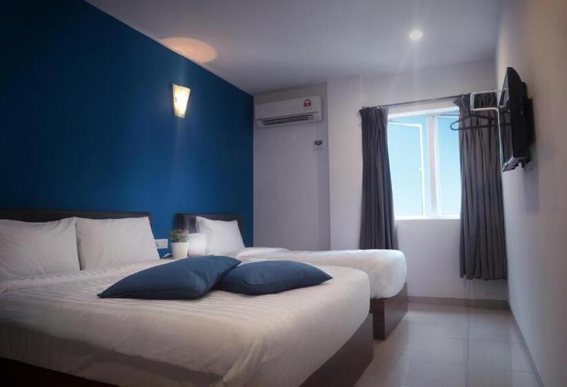 Семейный Номер Deluxe, Brezza Hotel Sitiawan