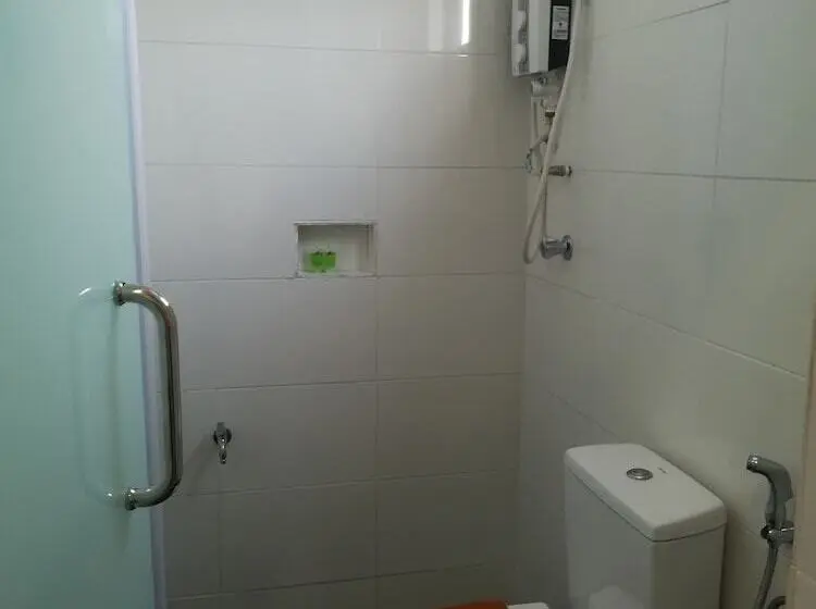Cameră Familiară Deluxe, Rock & Roll