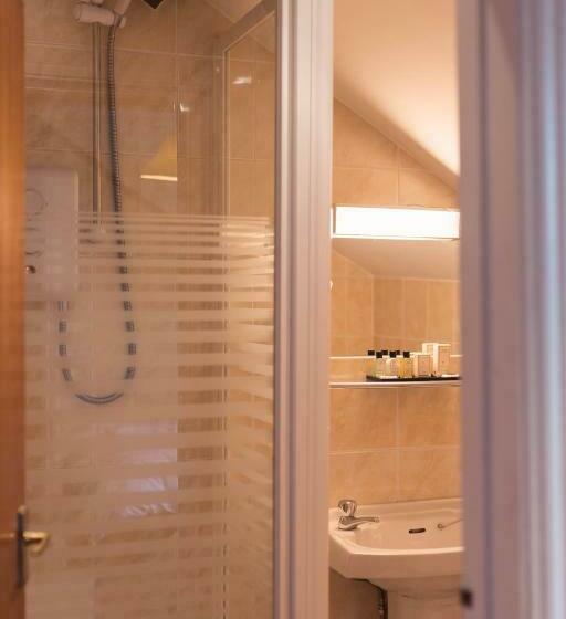 マウンテンビューファミリールーム, The Llanelwedd Arms