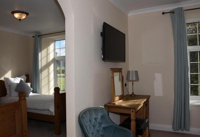 マウンテンビューファミリールーム, The Llanelwedd Arms