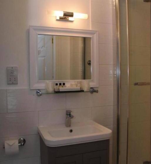 デラックスルーム, The Llanelwedd Arms