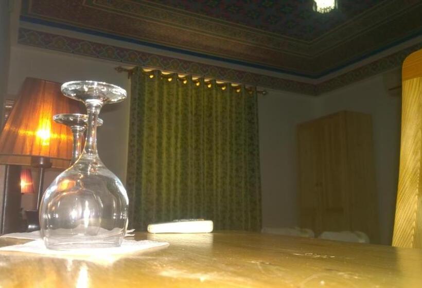 スタンダードルーム, Meros B&b