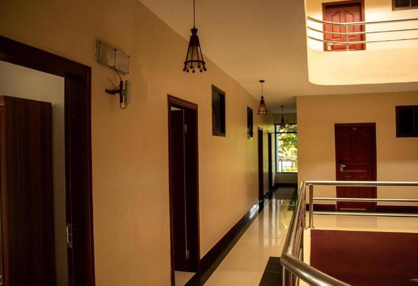 اتاق کلاسیک سه تخته, Panama Garden Resort