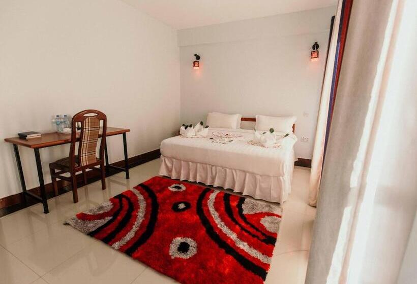 سوییت جونیور با بالکن, Panama Garden Resort