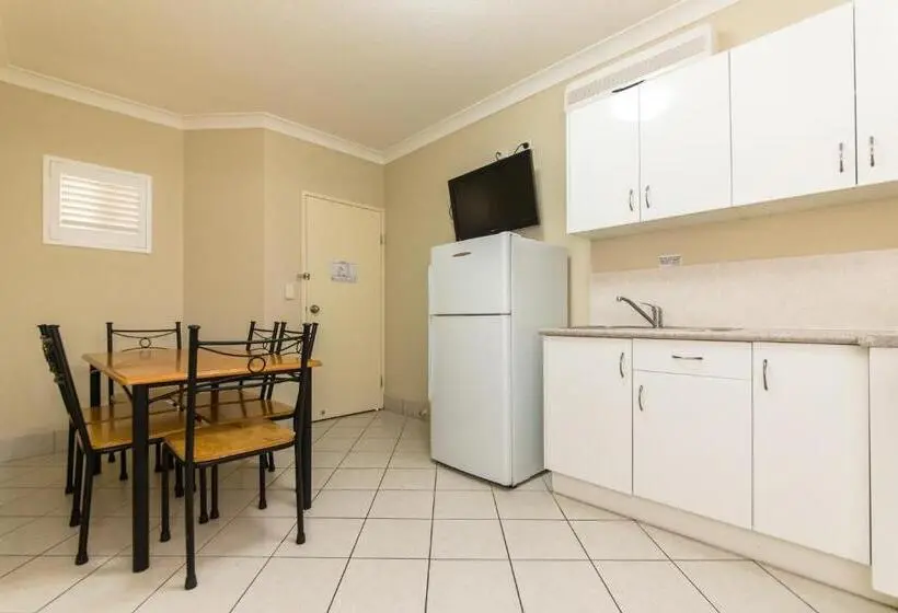 سوئیت خانواده 2 خوابه, Villa Capri Motel