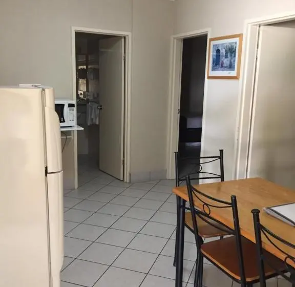 سوئیت خانواده 2 خوابه, Villa Capri Motel