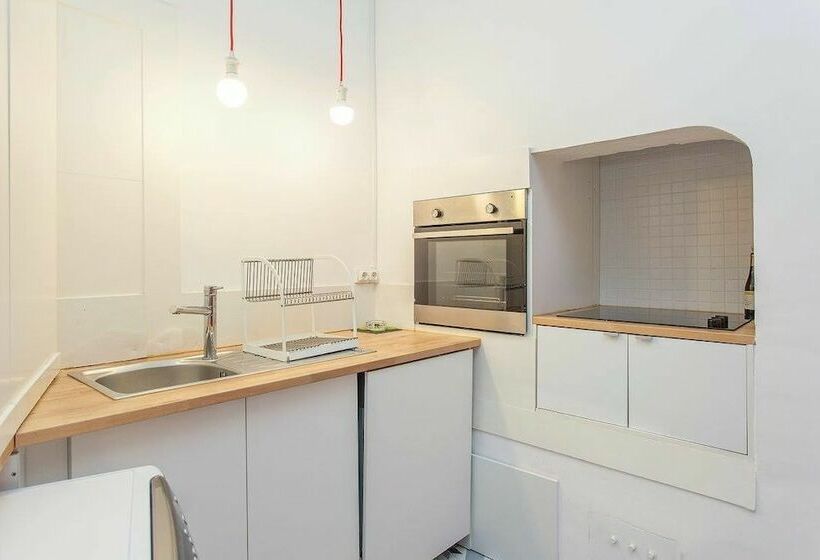 Quarto Estandar, 5 Sins Chiado Hostel