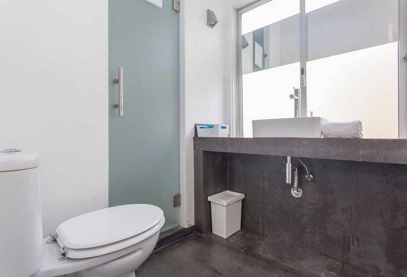 Quarto Estandar Banheiro Compartilhado, 5 Sins Chiado Hostel