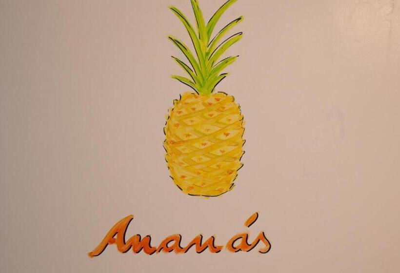 اتاق ساده سه نفره, Ericeira Surf Camp