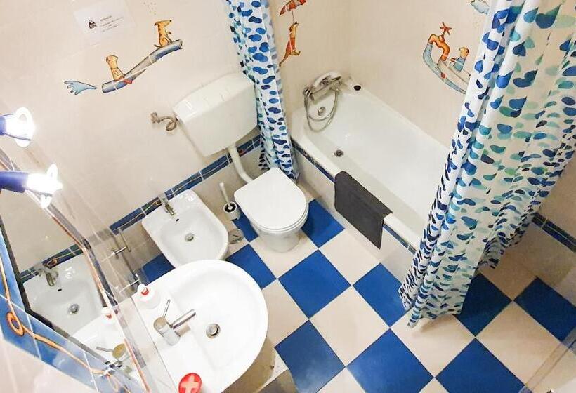 تختخواب در اتاق مشترک, Ericeira Surf Camp