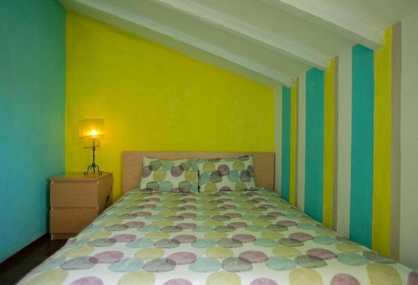 اتاق عادی, Ericeira Surf Camp