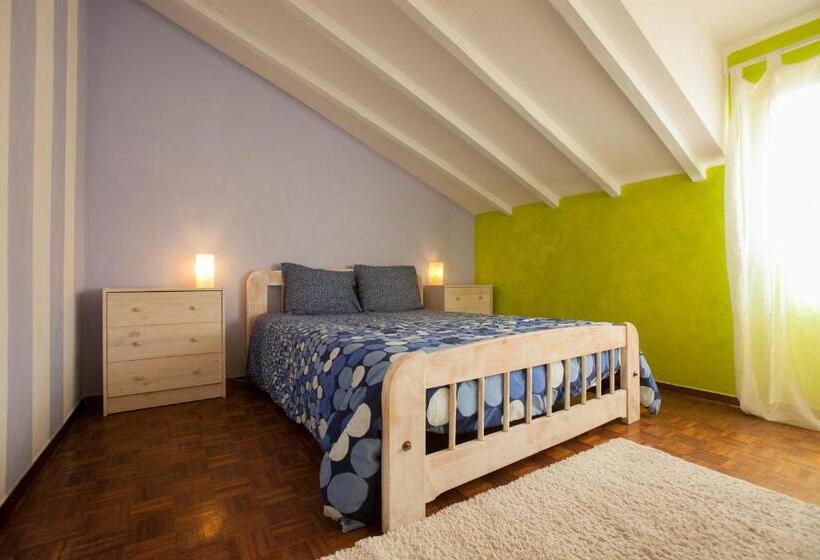 اتاق عادی, Ericeira Surf Camp