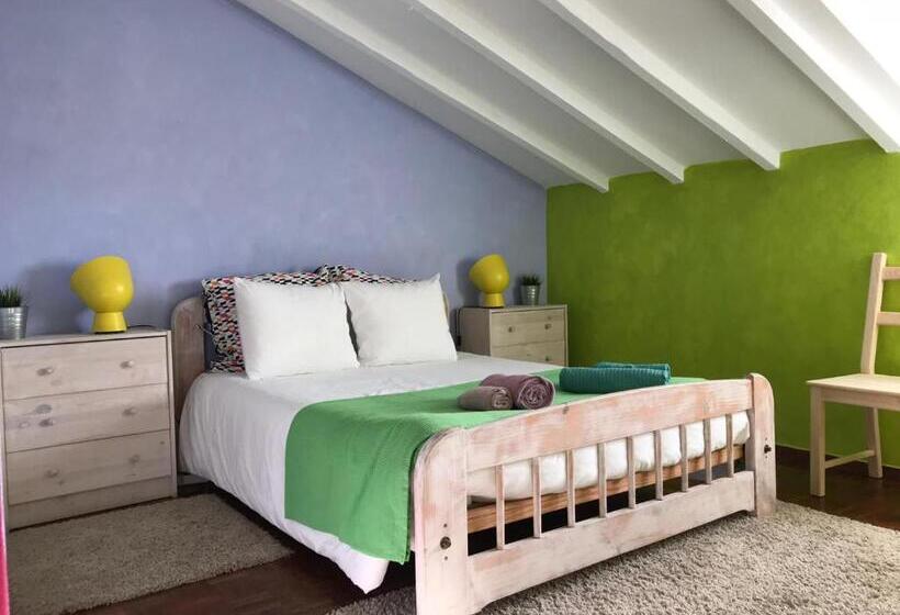 اتاق عادی, Ericeira Surf Camp