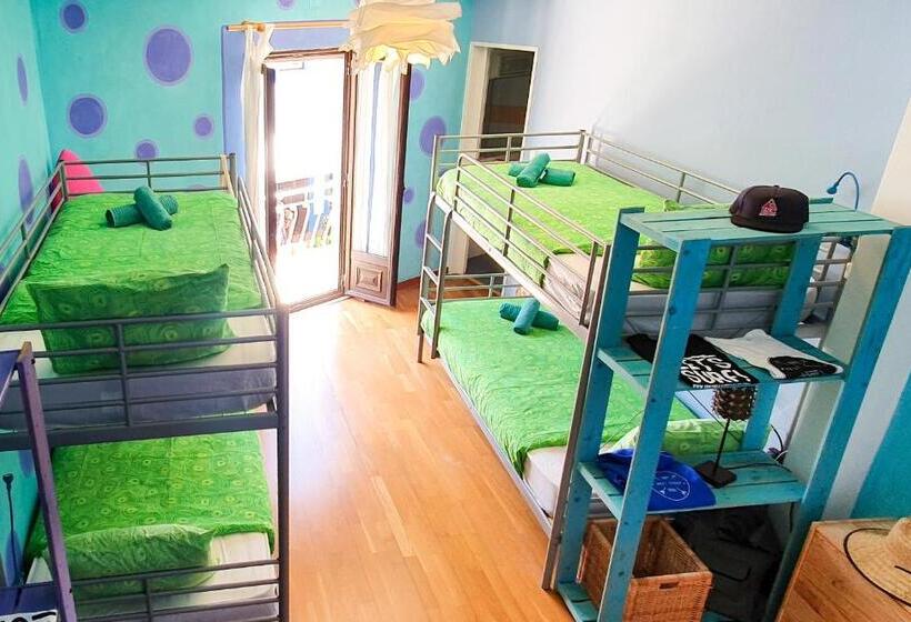 اتاق لوکس, Ericeira Surf Camp