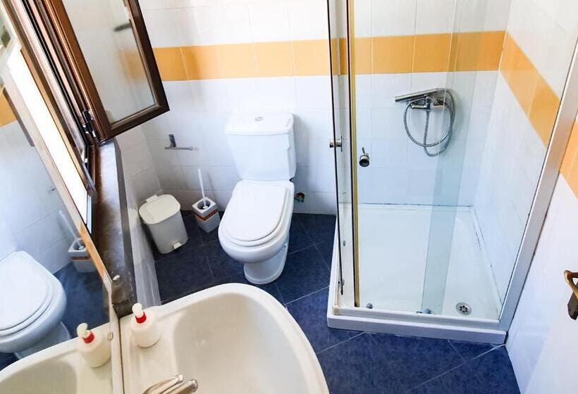 اتاق لوکس, Ericeira Surf Camp