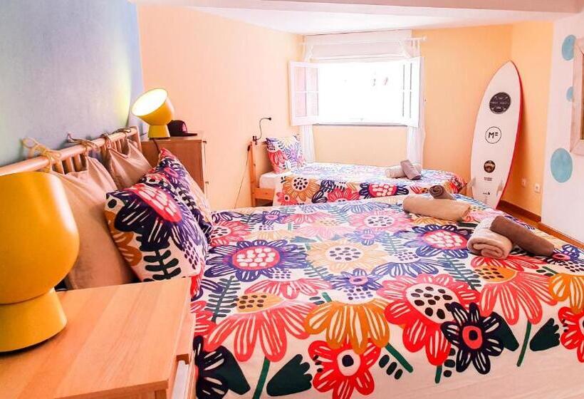 اتاق ساده سه نفره, Ericeira Surf Camp