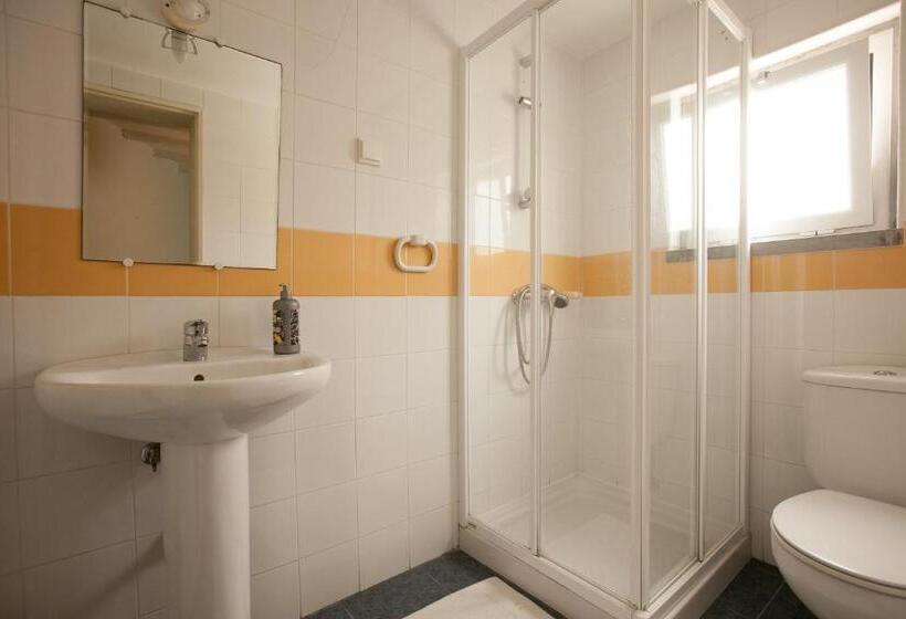 اتاق لوکس, Ericeira Surf Camp