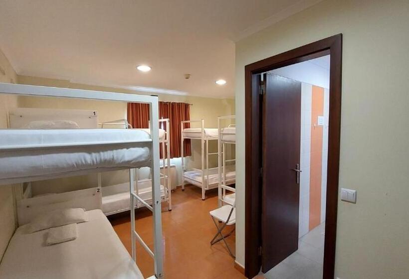 Pokój Rodzinny, Hi Alfeizerão – Pousada De Juventude