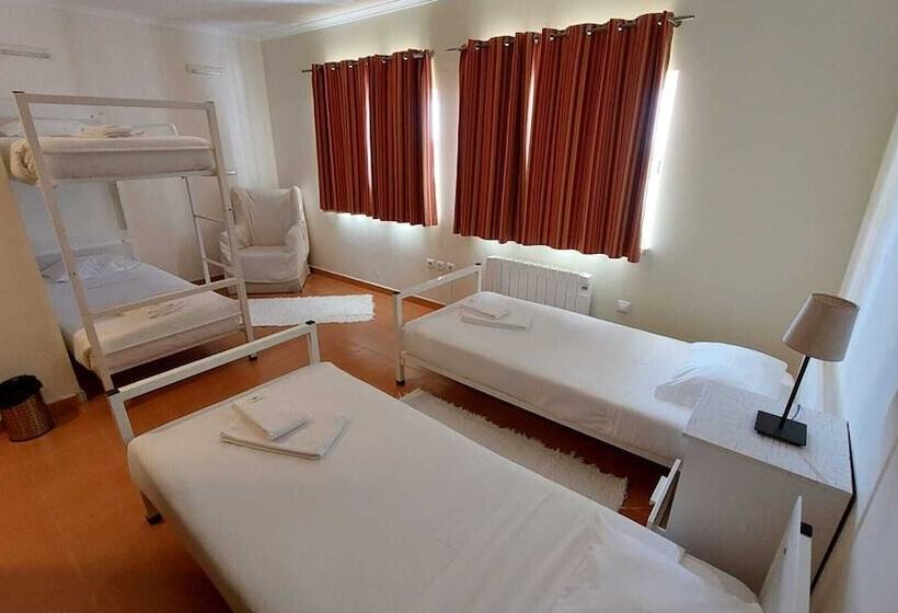 Pokój Rodzinny, Hi Alfeizerão – Pousada De Juventude