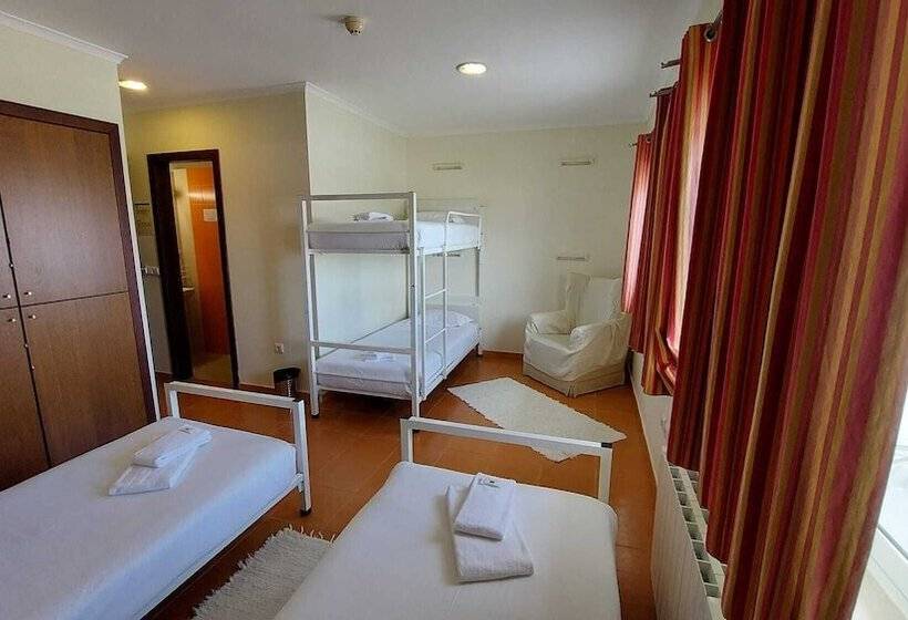 Pokój Rodzinny, Hi Alfeizerão – Pousada De Juventude