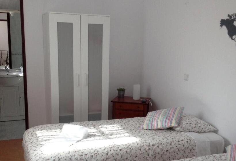 اتاق استاندارد, 3 Marias Garden House