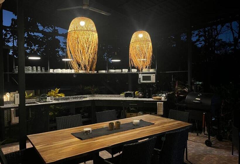 패밀리 스튜디오, La Jungla