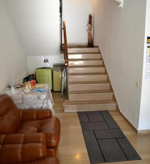 اتاق استاندارد سه تخته با سرویس بهداشتی مشترک, My Way